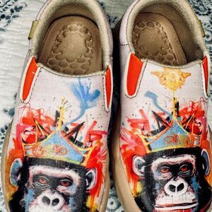 UIN "Monkey in Black"‎ Graffiti Art Slip-On Loafers